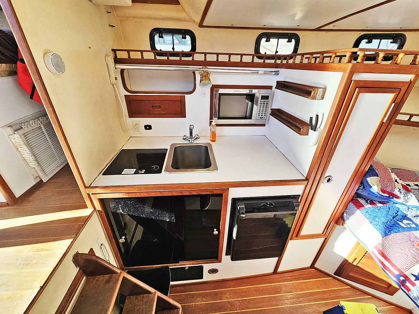 2010 Eastern Casco Bay 35 Flybridge - Image 11