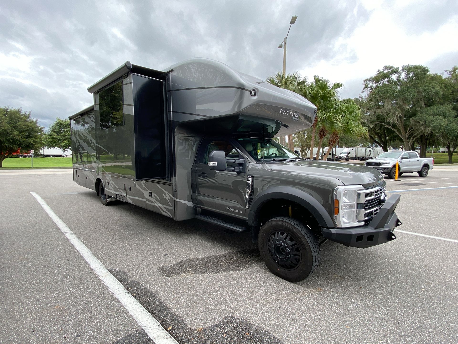 2025 Entegra Coach Accolade XT