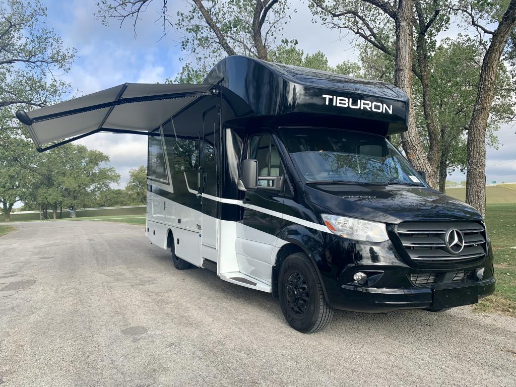 2025 THOR MOTORCOACH TIBURON 24FB - Image 1