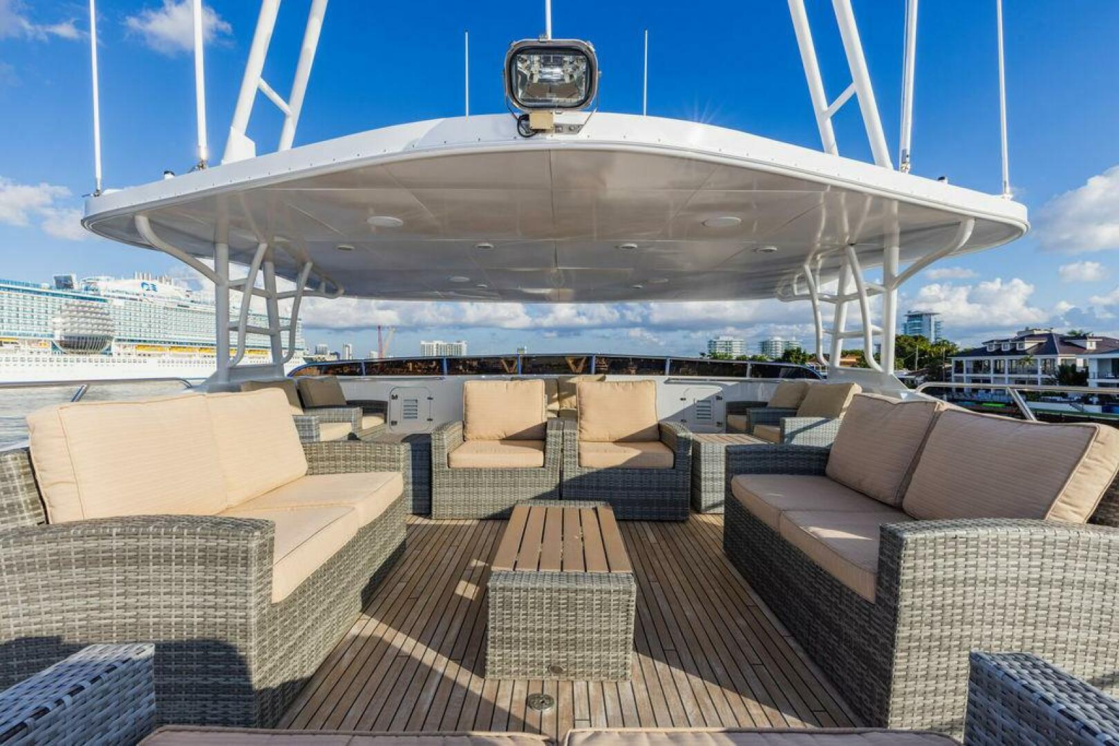 2009 Crystal Yachts Enclosed Pilothouse - Image 31