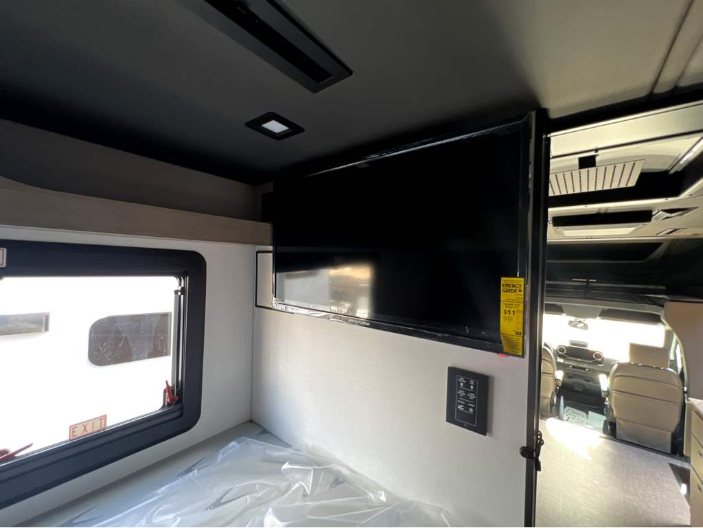 2026 Grand Design Lineage Series M 25TK - Image 24