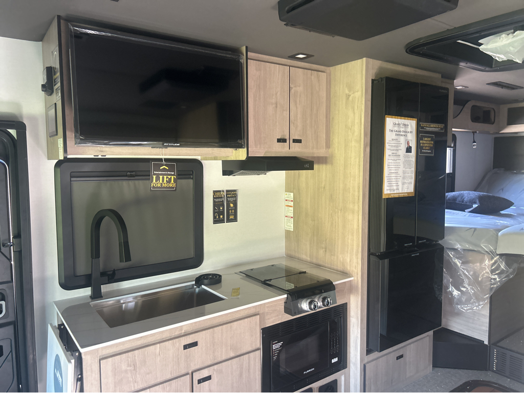 2026 Grand Design Lineage Series M 25TK - Image 10