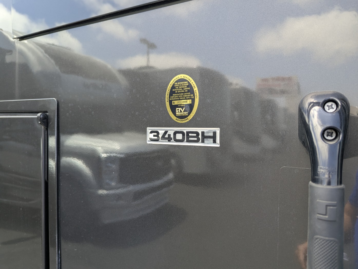 2026 Coachmen Entourage 340BH - Image 7