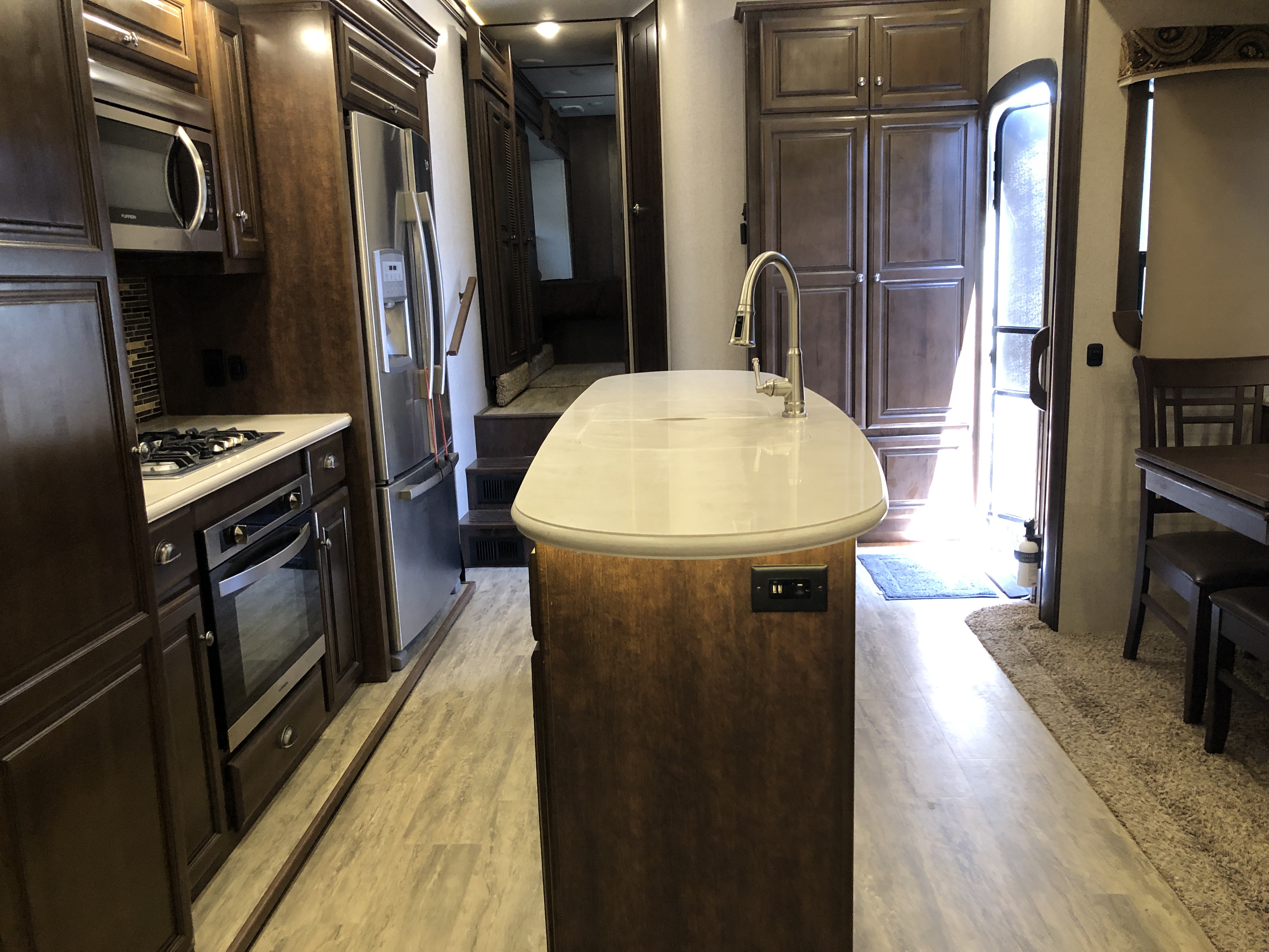 2017 REDWOOD RV 3821RL - Image 22