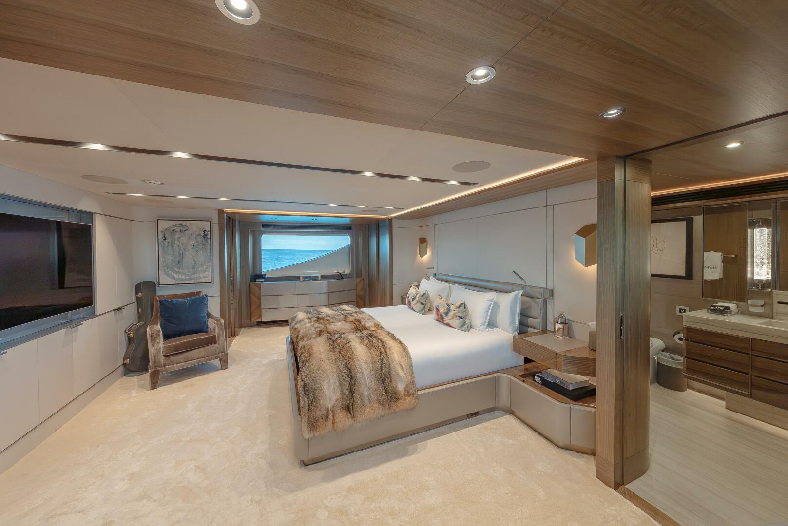 2018 Westport Raised Pilothouse - Image 17