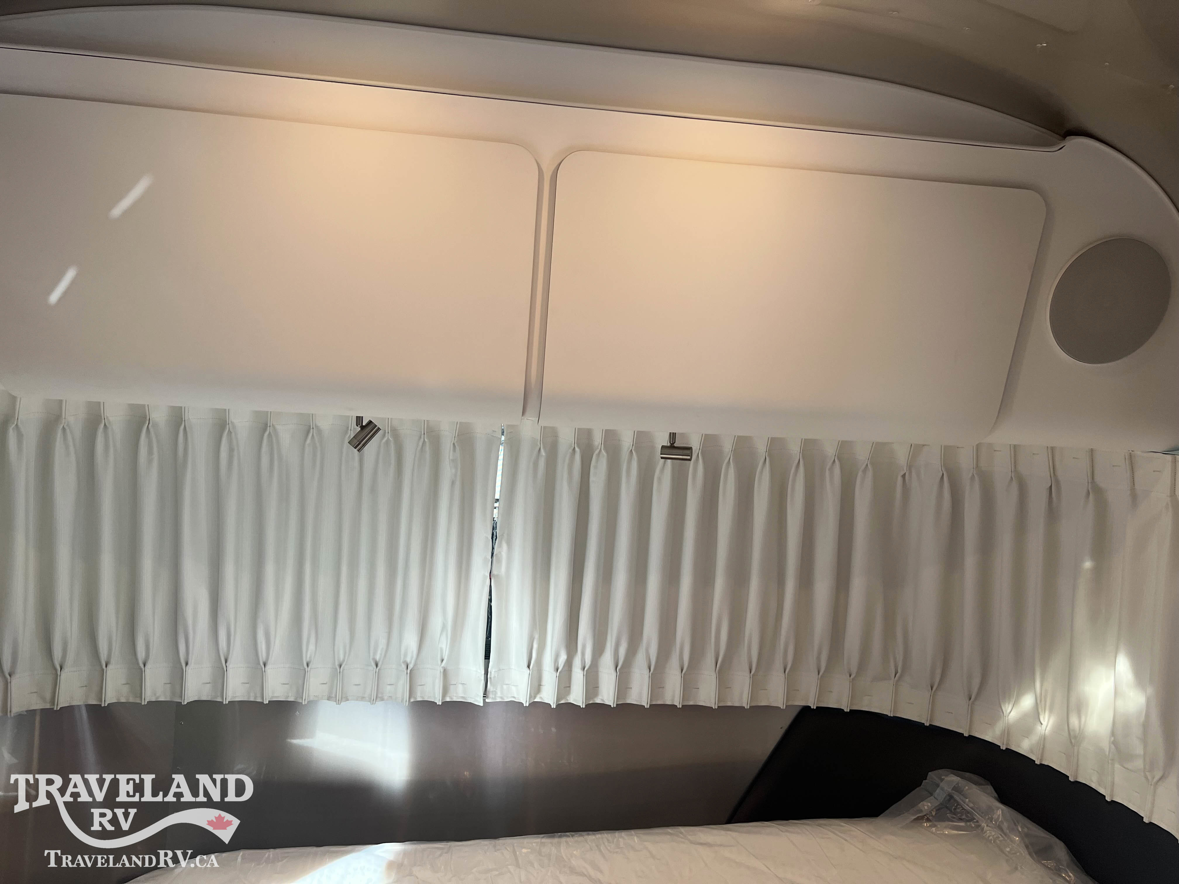 2026 Airstream Globetrotter 25FB - Image 18