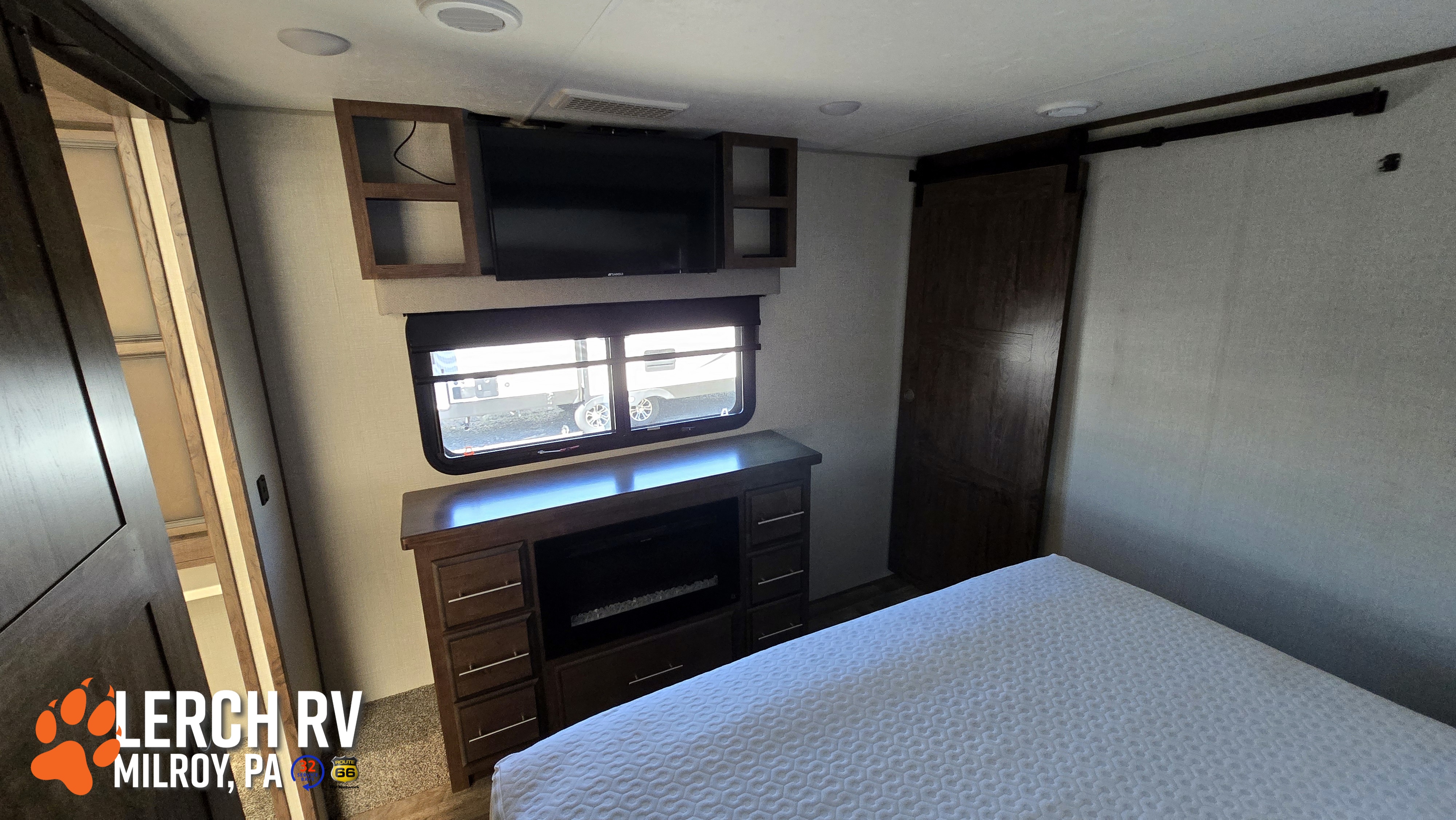 2021 KZ RV Durango Gold G366FBT - Image 45