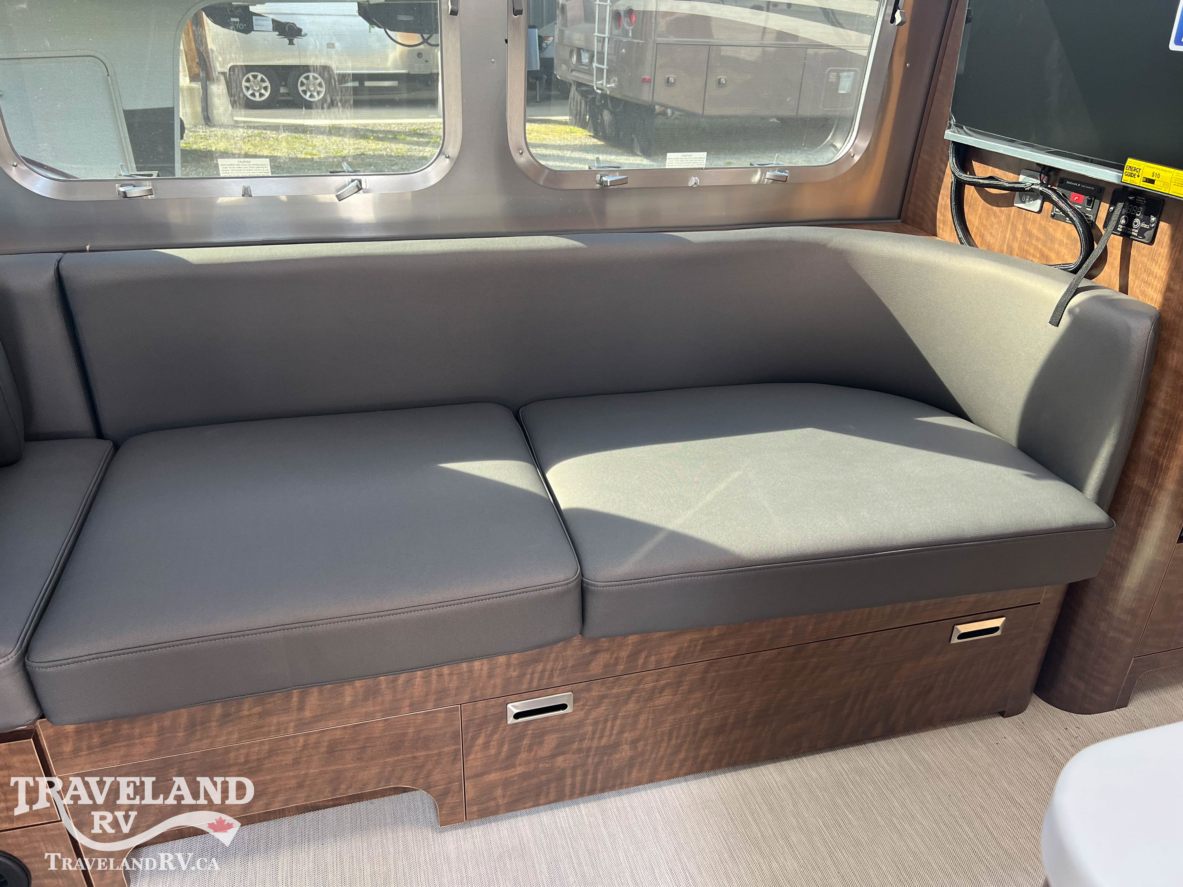2026 Airstream Globetrotter 25FB - Image 8