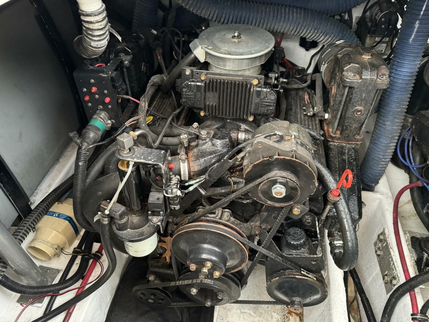 1998 Chris-Craft 320 Express Cruiser - Image 31