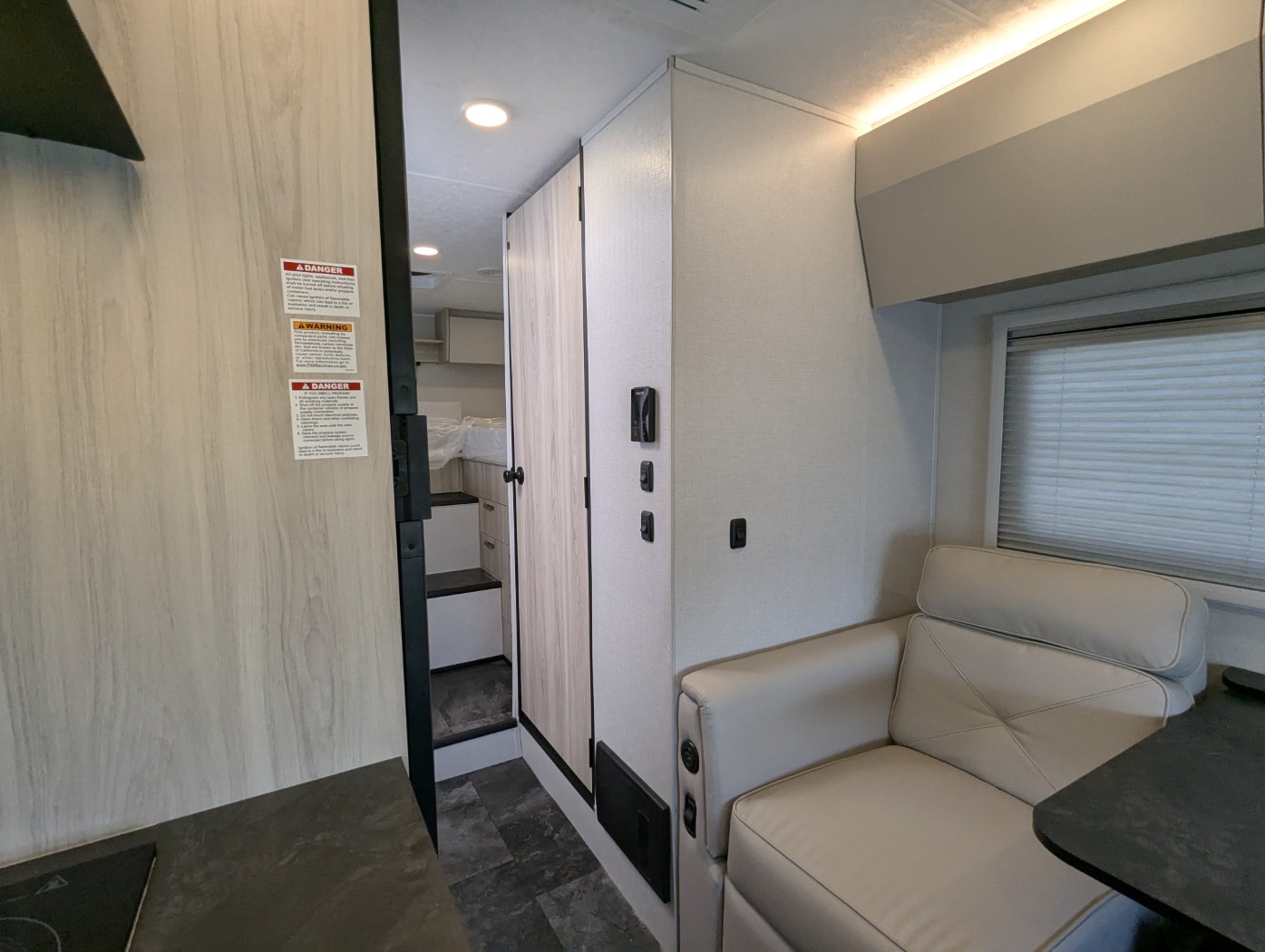 2026 Coachmen Cross Trail EV 26TB - ATH Edition - Image 29