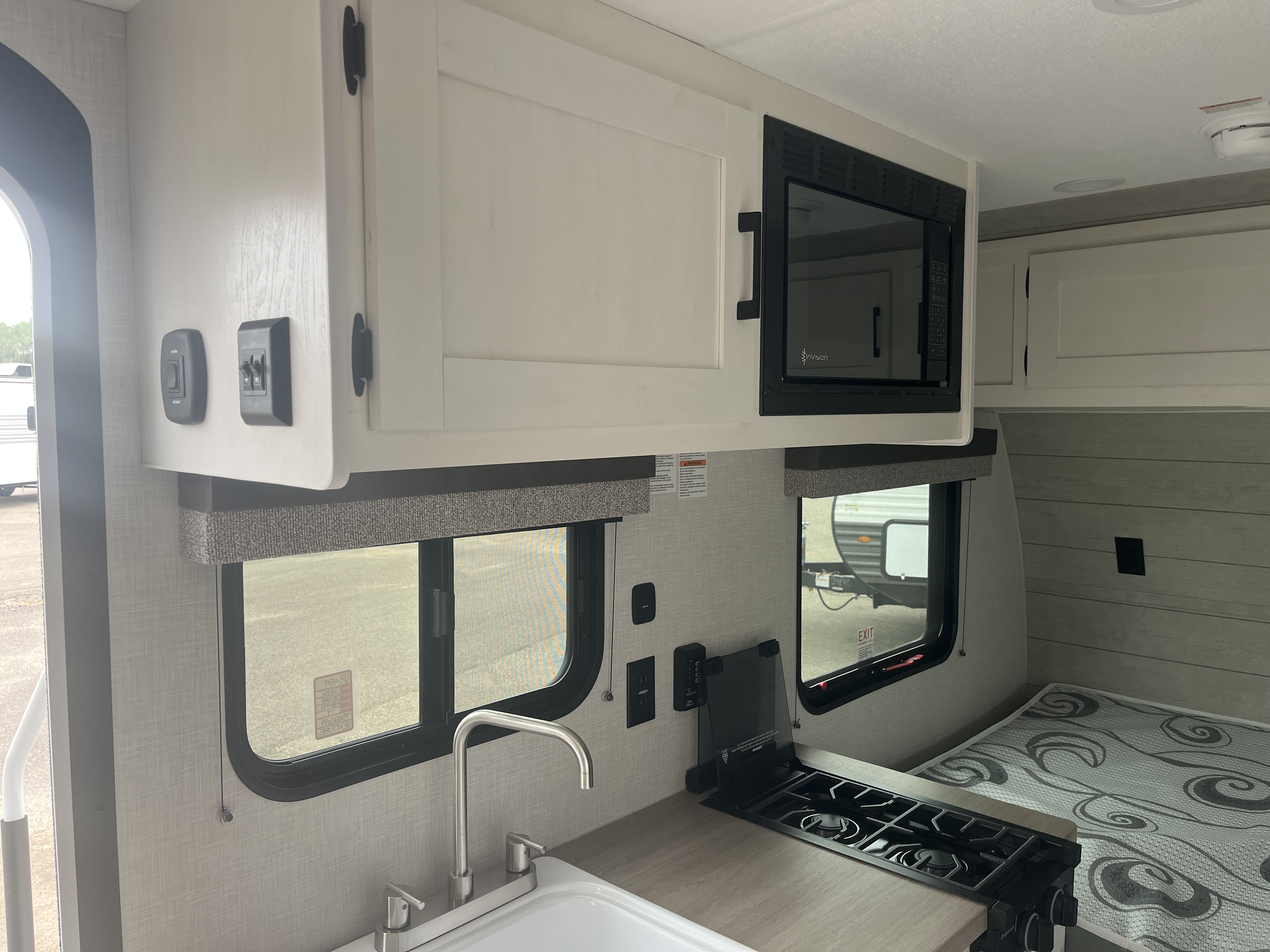 2026 VENTURE RV SIENNA 140VFD - Image 12