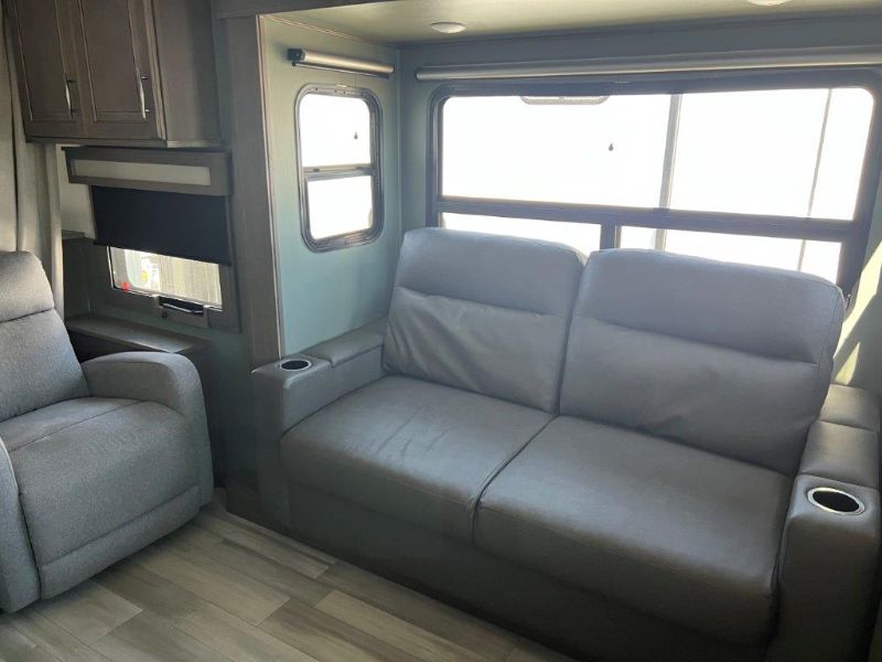 2023 Grand Design Solitude 380FL - Image 21