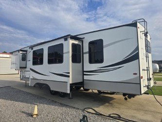 2021 KEYSTONE COUGAR 357UMR - Image 3