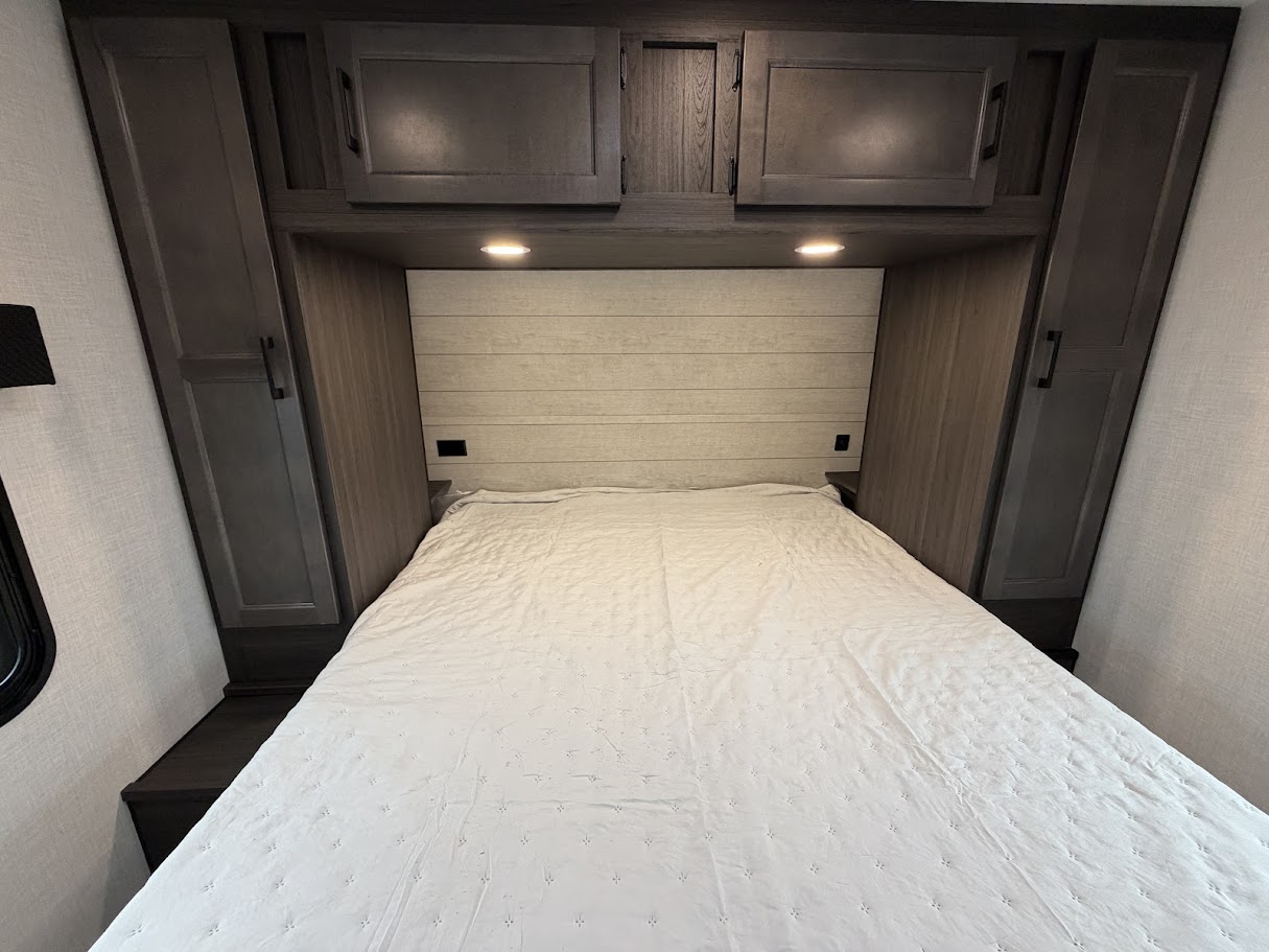 2026 VENTURE RV SPORTTREK STINGER 232VRL - Image 46