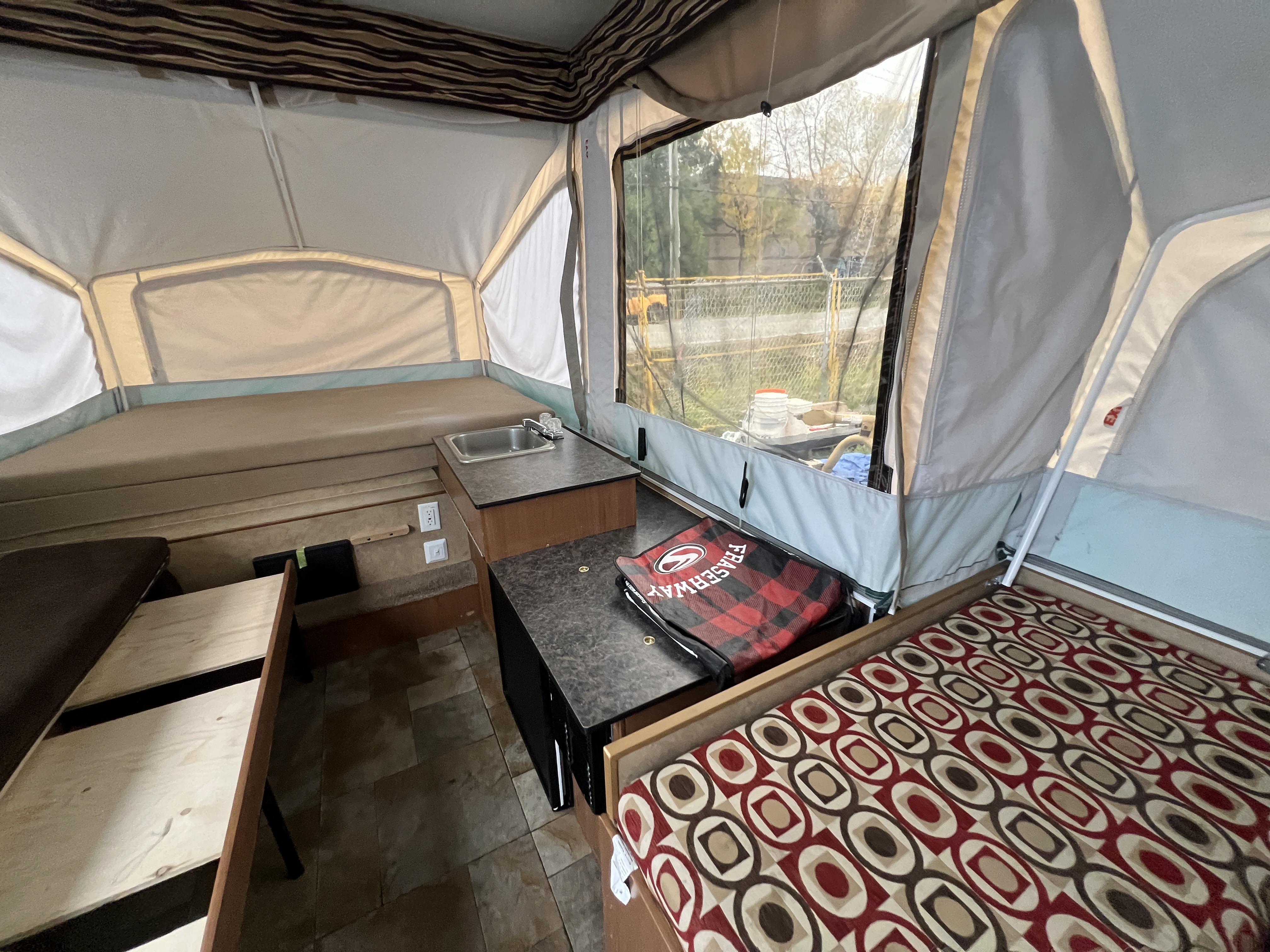 2013 Starcraft Comet 1222 - Image 12