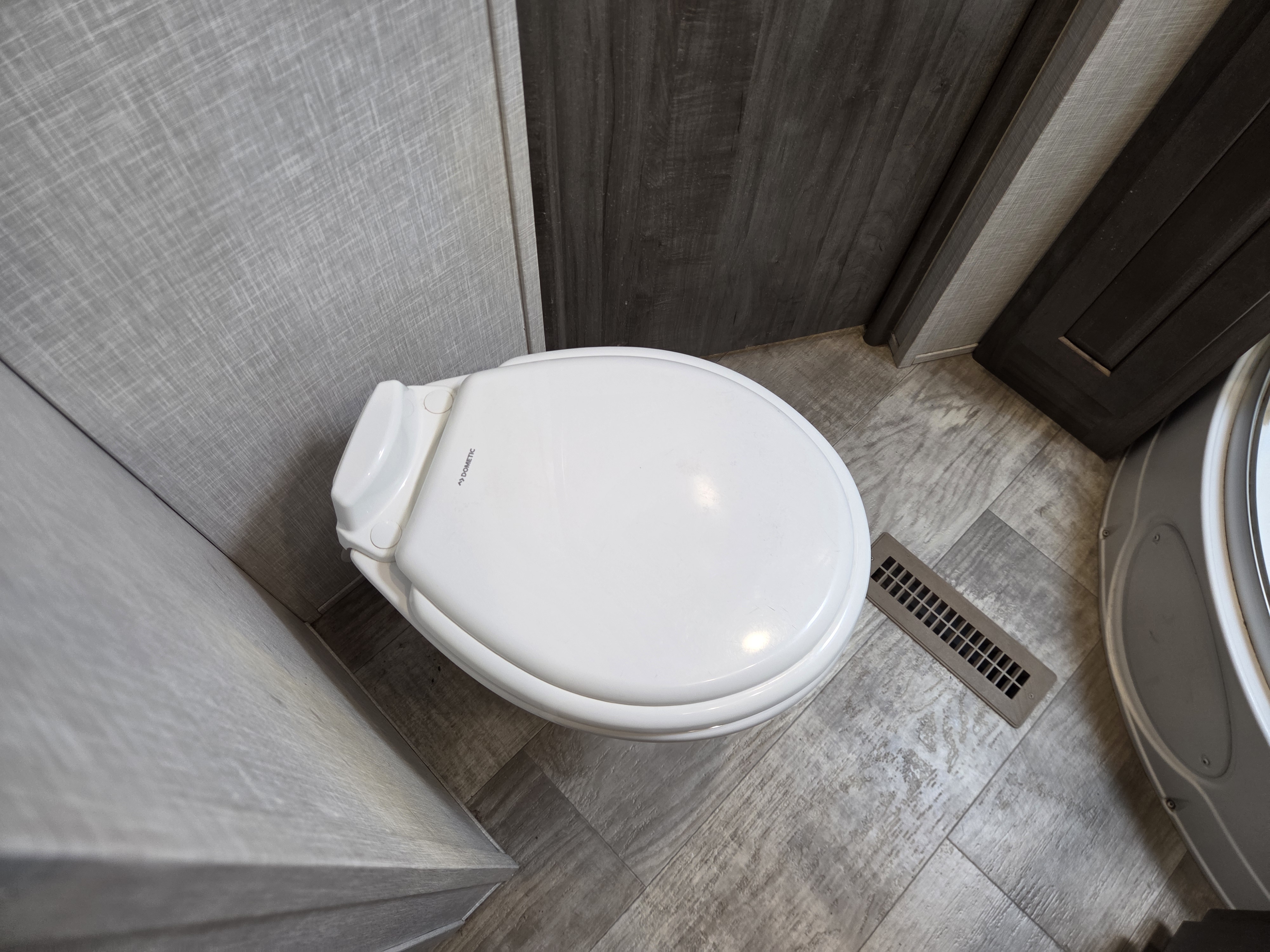 2022 Forest River Rockwood Signature Ultra Lite 8336BH - Image 23