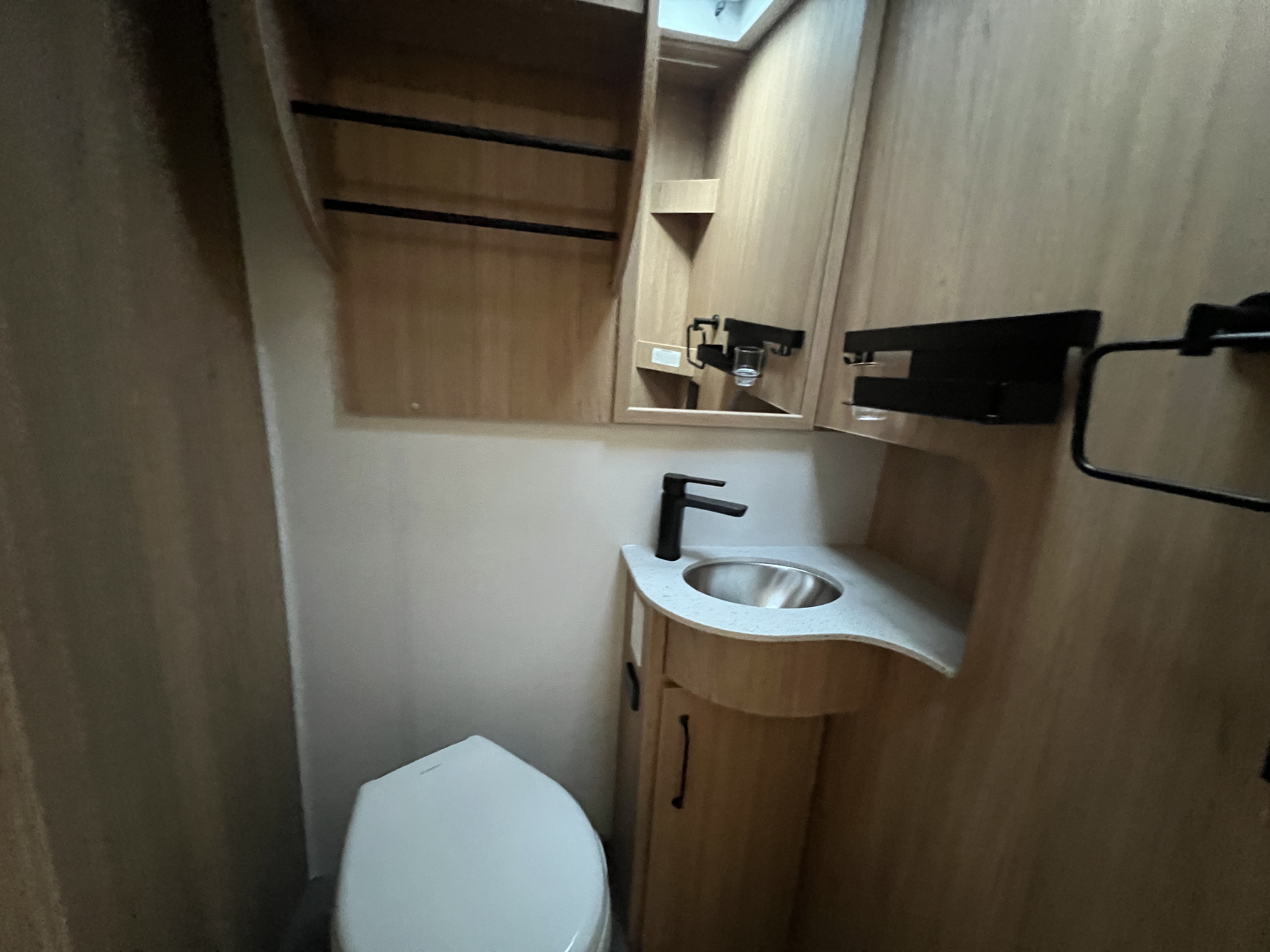 2027 Leisure Travel UNITY U24TB-AWD - Image 23