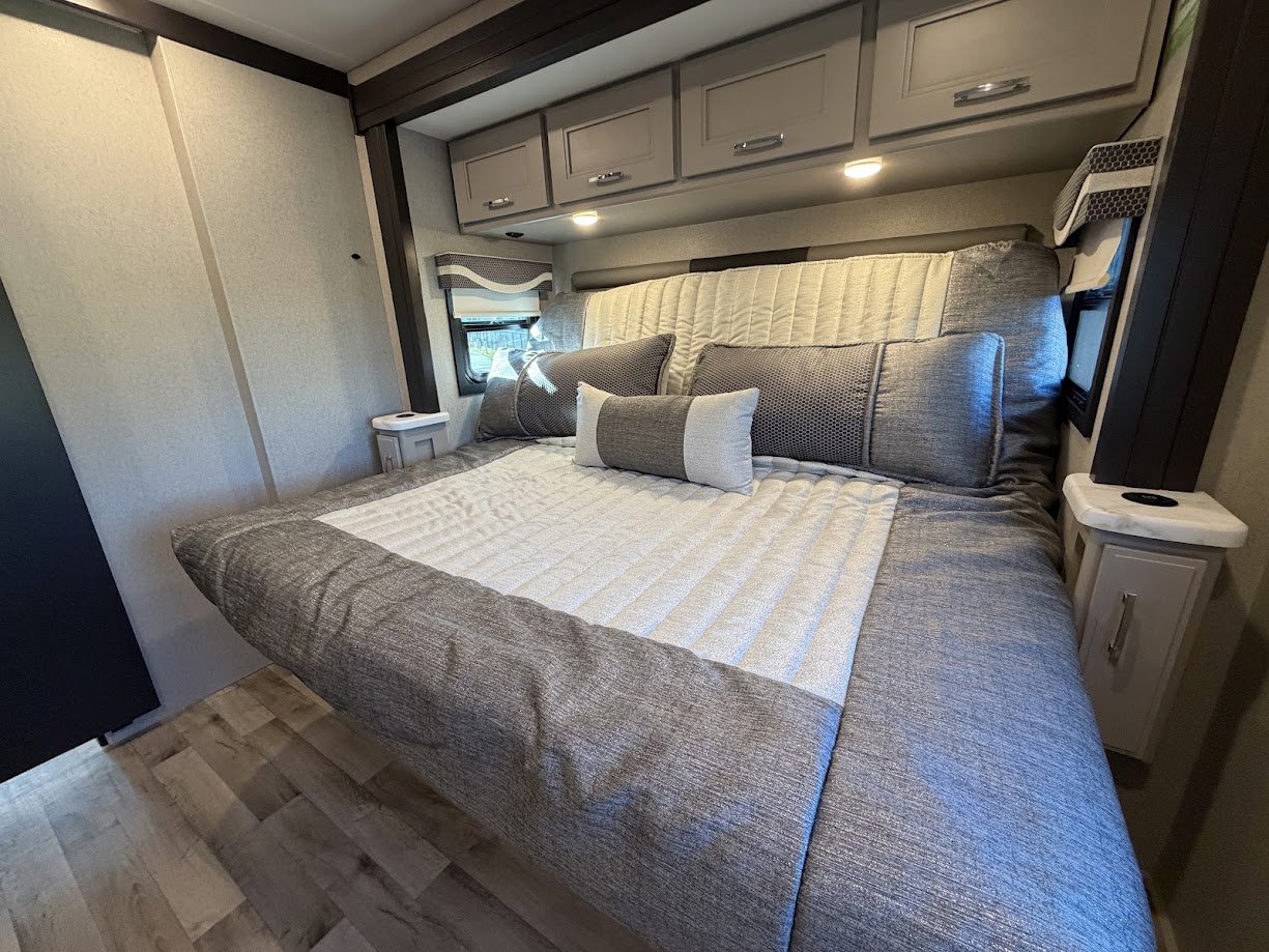 2026 THOR MOTOR COACH PASADENA 34XG - Image 60
