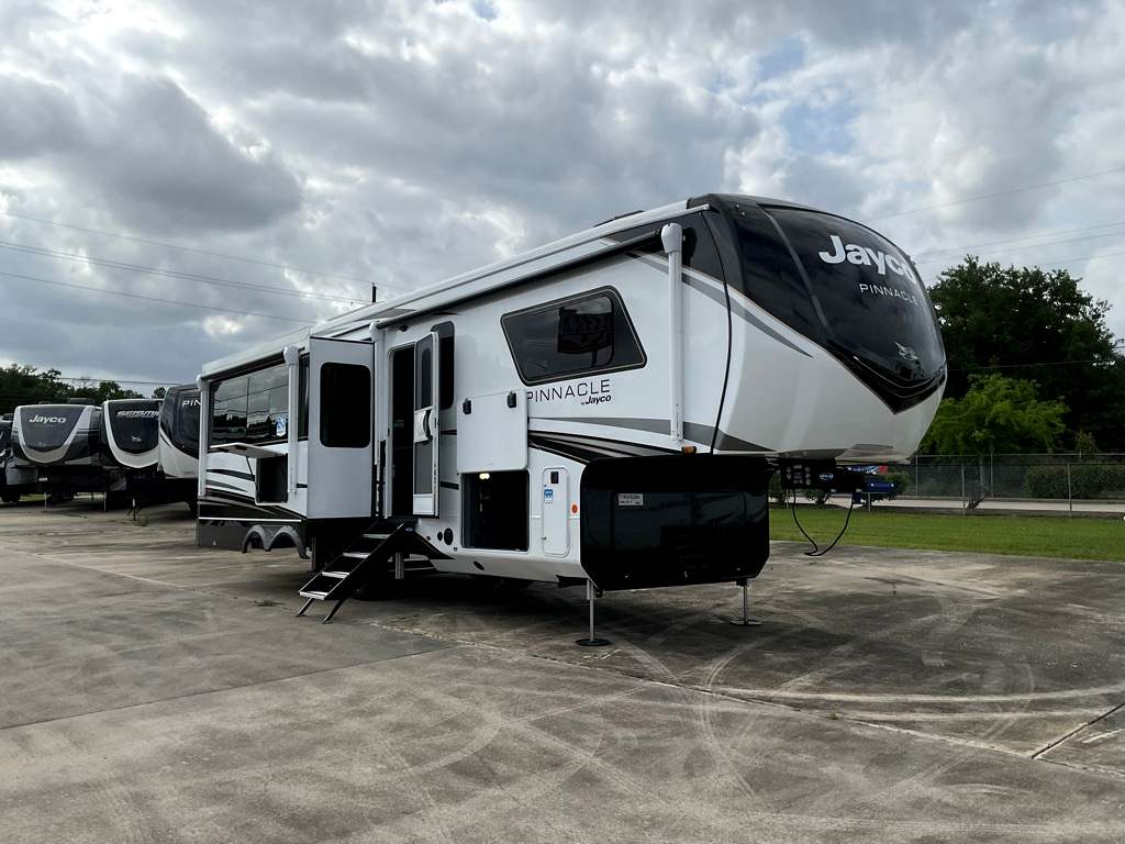 2026 JAYCO PINNACLE 32 RLTS - Image 1
