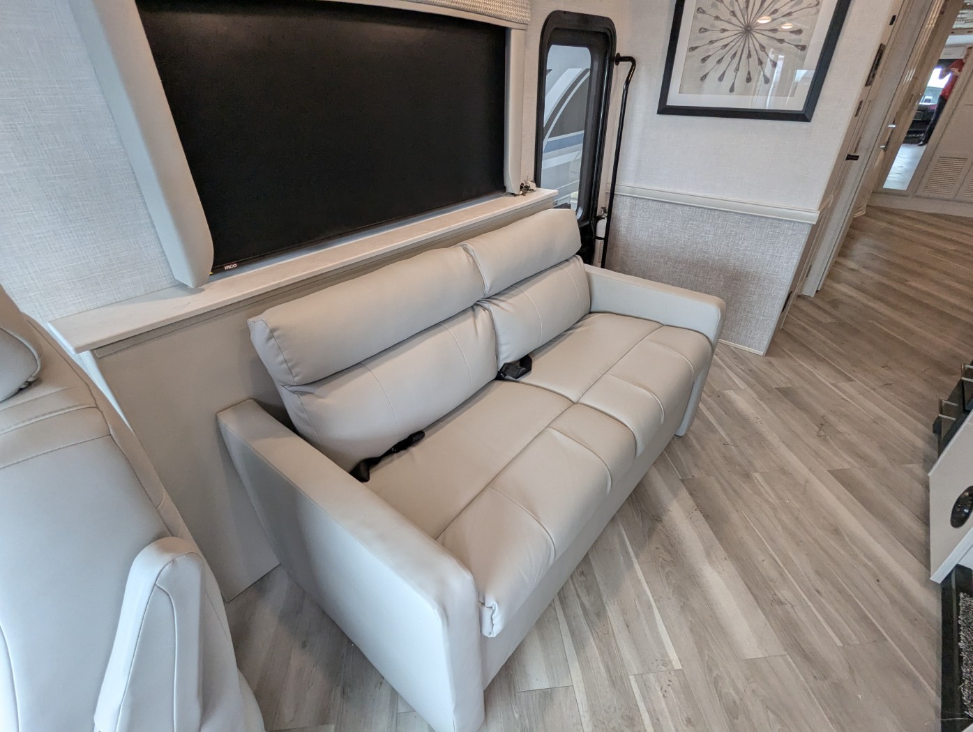 2026 Holiday Rambler Invicta 32RW - Image 15