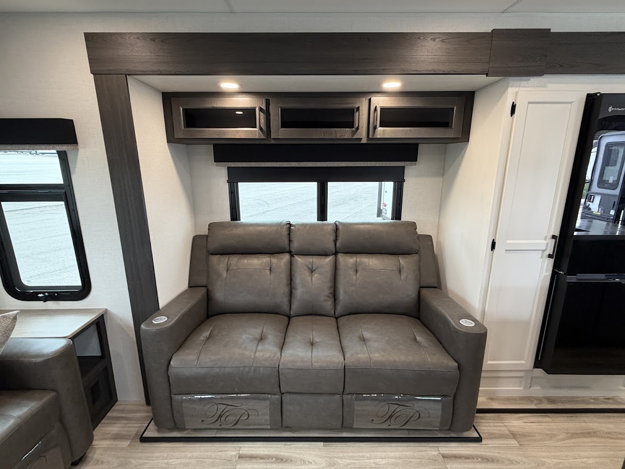 2026 VENTURE RV SPORTTREK 343VIK - Image 17
