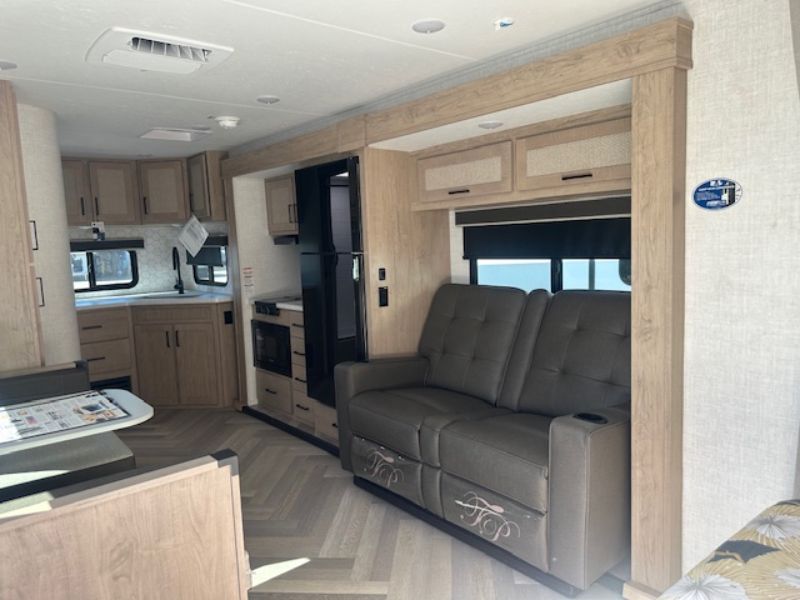 2026 Ember RV E-Series 22MLQ - Image 4
