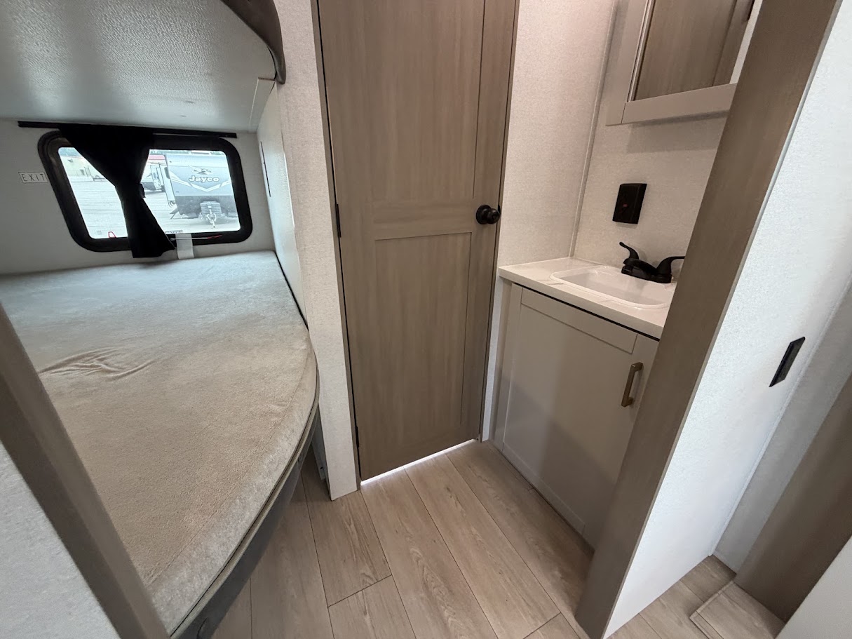 2027 Jayco Jay Flight SLX 261BHS - Image 37
