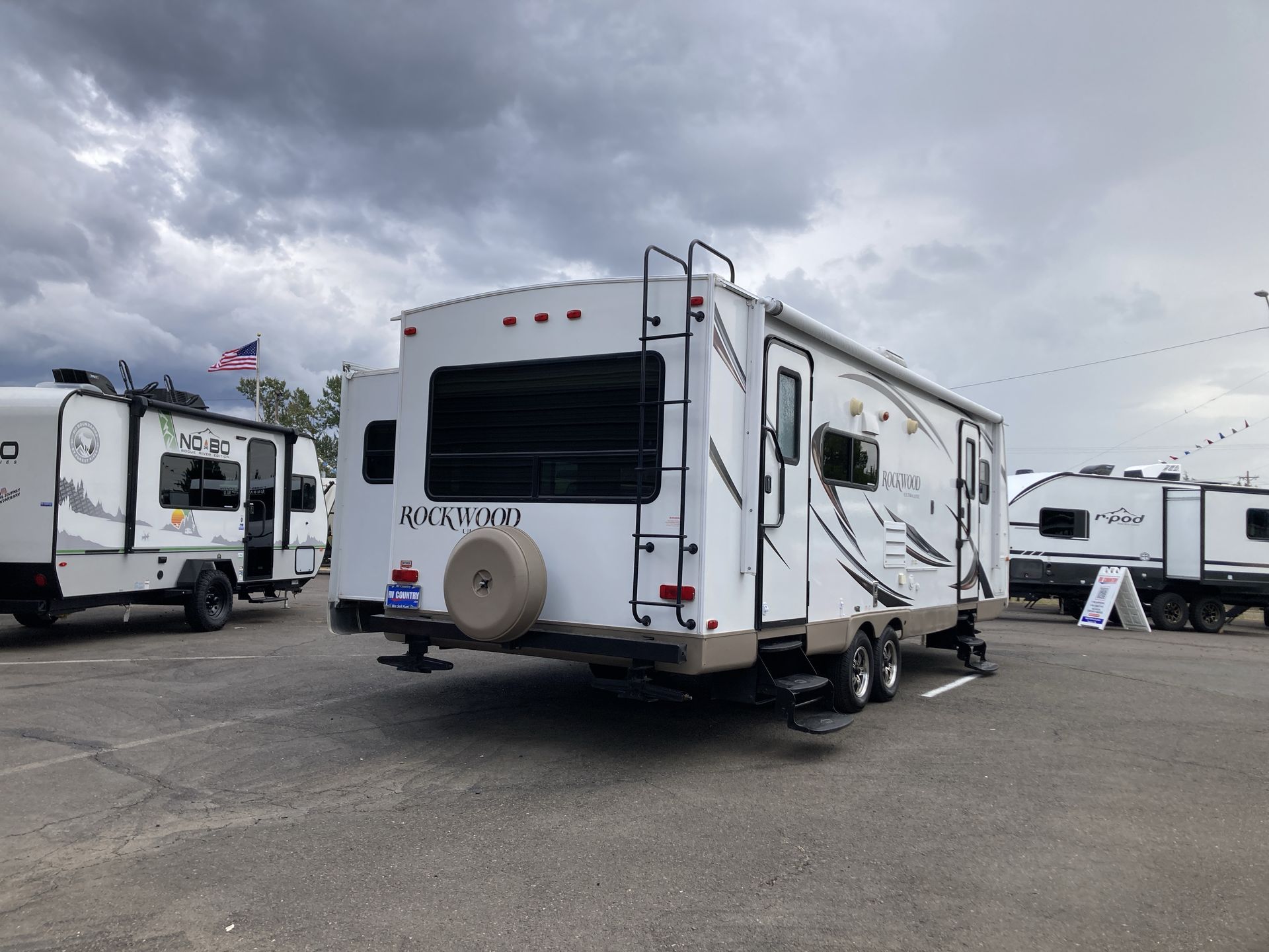 2015 Forest River Rockwood Ultra Lite 2604WS - Image 8