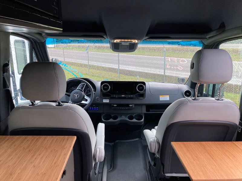 2025 27North Venture Van 170 - Image 14