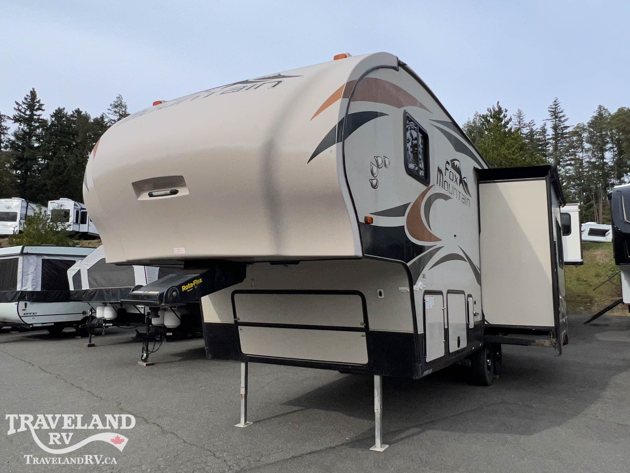 2018 Northwood Fox Mountain 235RLS - Image 2