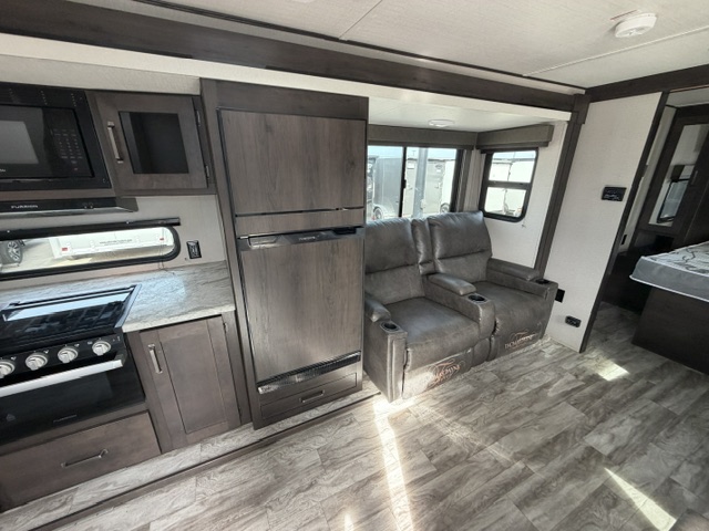 2021 GRAND DESIGN TRANSCEND XPLORER 240ML - Image 10