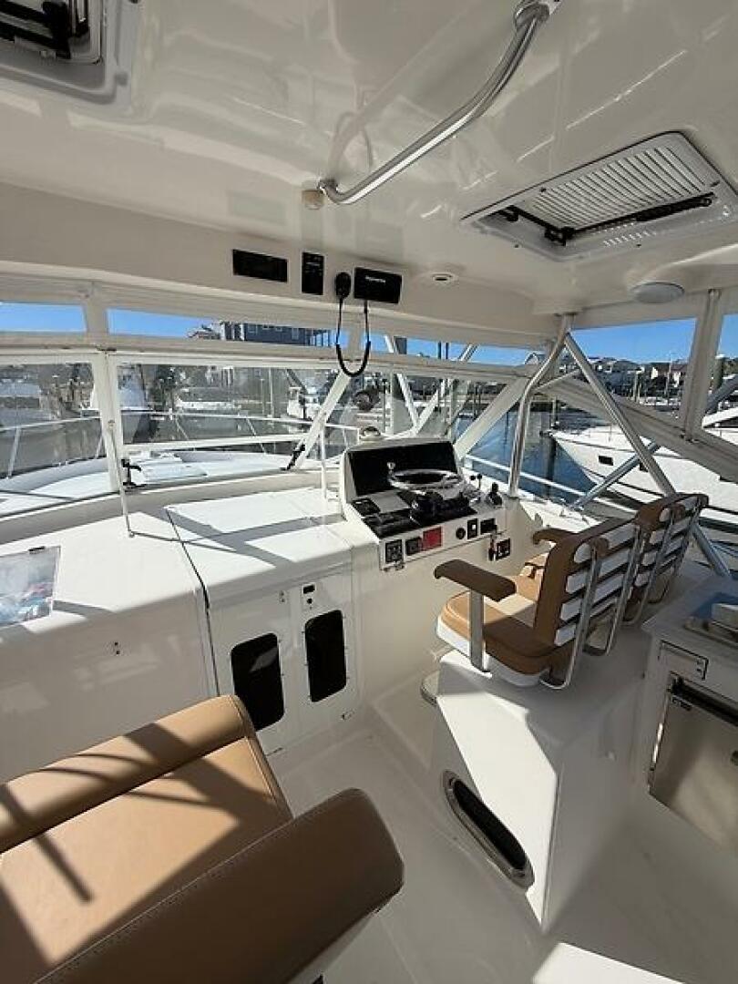 2011 Luhrs 37 IPS Canyon Series - Image 13