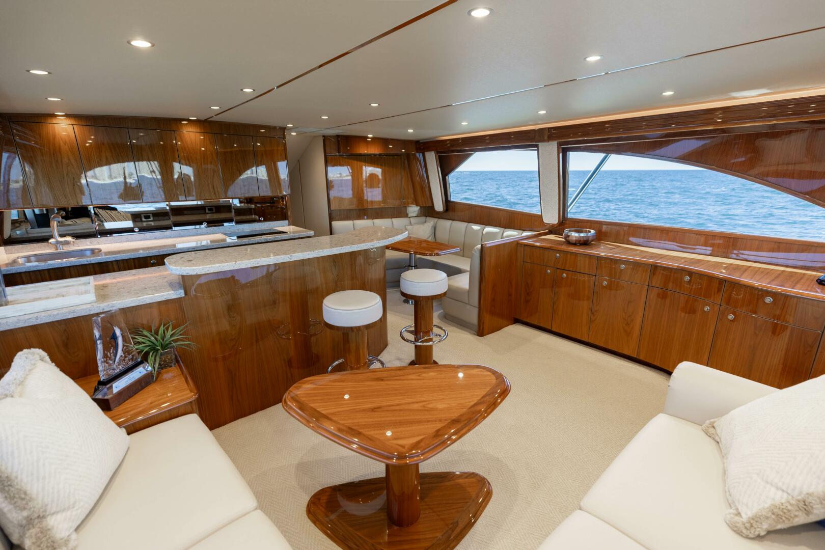 2020 Viking 62 Convertible - Image 8