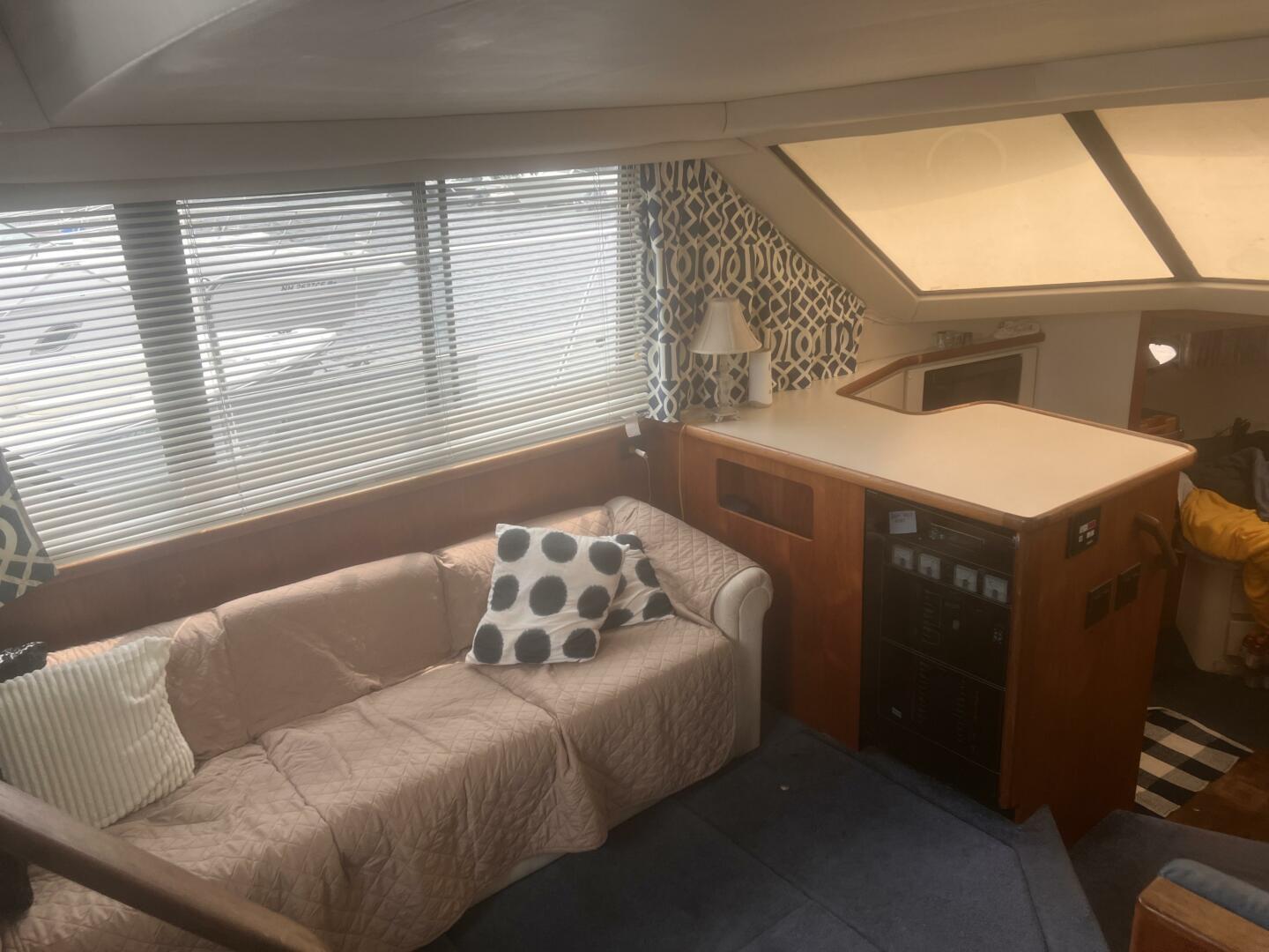 1994 Carver Aft Cabin Motor Yacht - Image 33