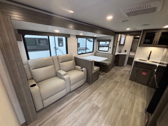 2026 Grand Design Transcend 305BHT - Image 13