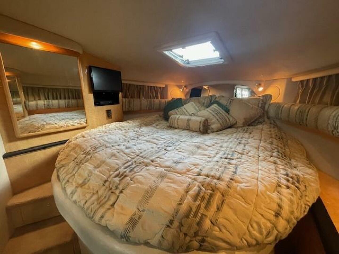 1998 Sea Ray 370 Sundancer - Image 30