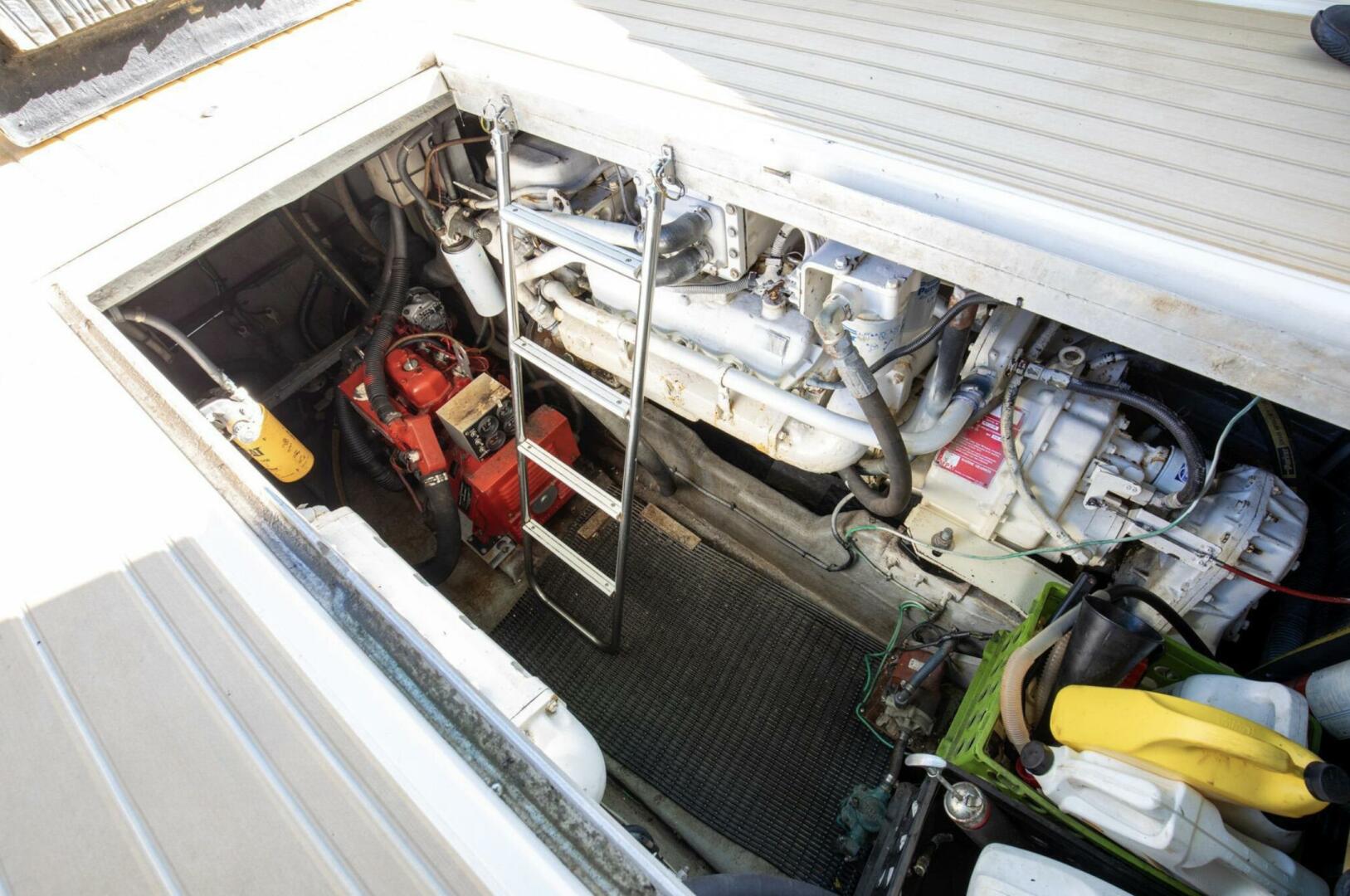 1990 Sea Ray 420 Sundancer - Image 34