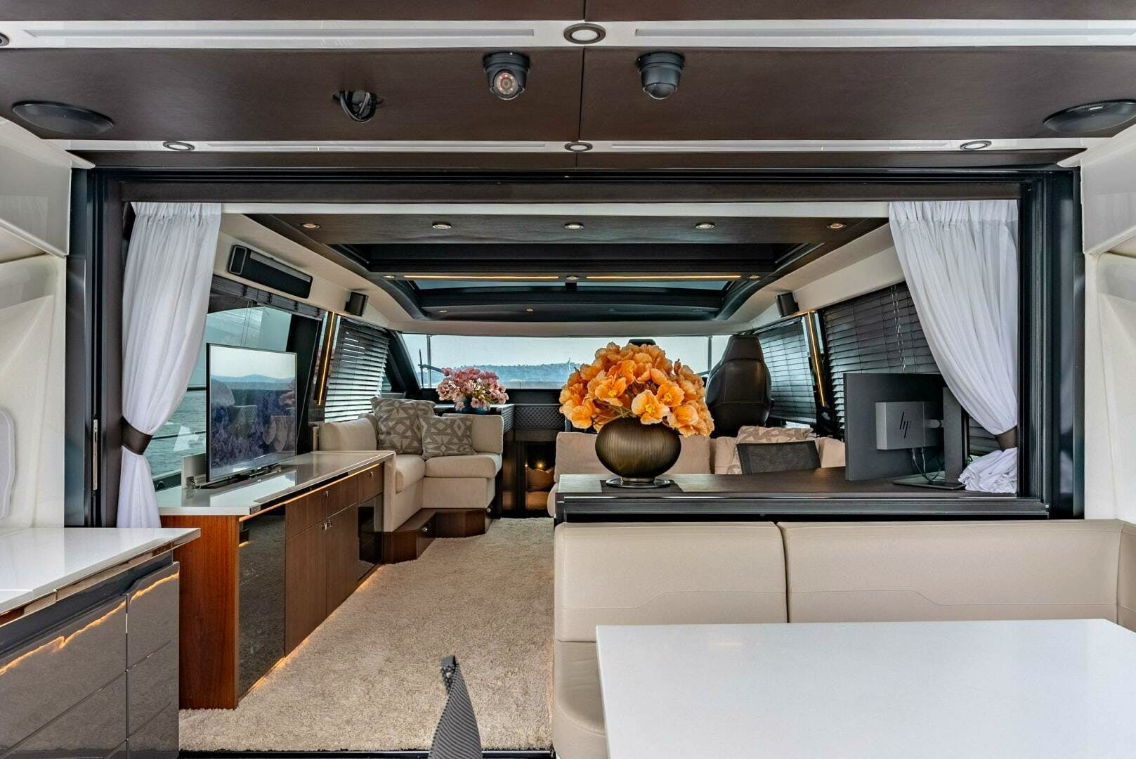 2019 Fairline - Image 13