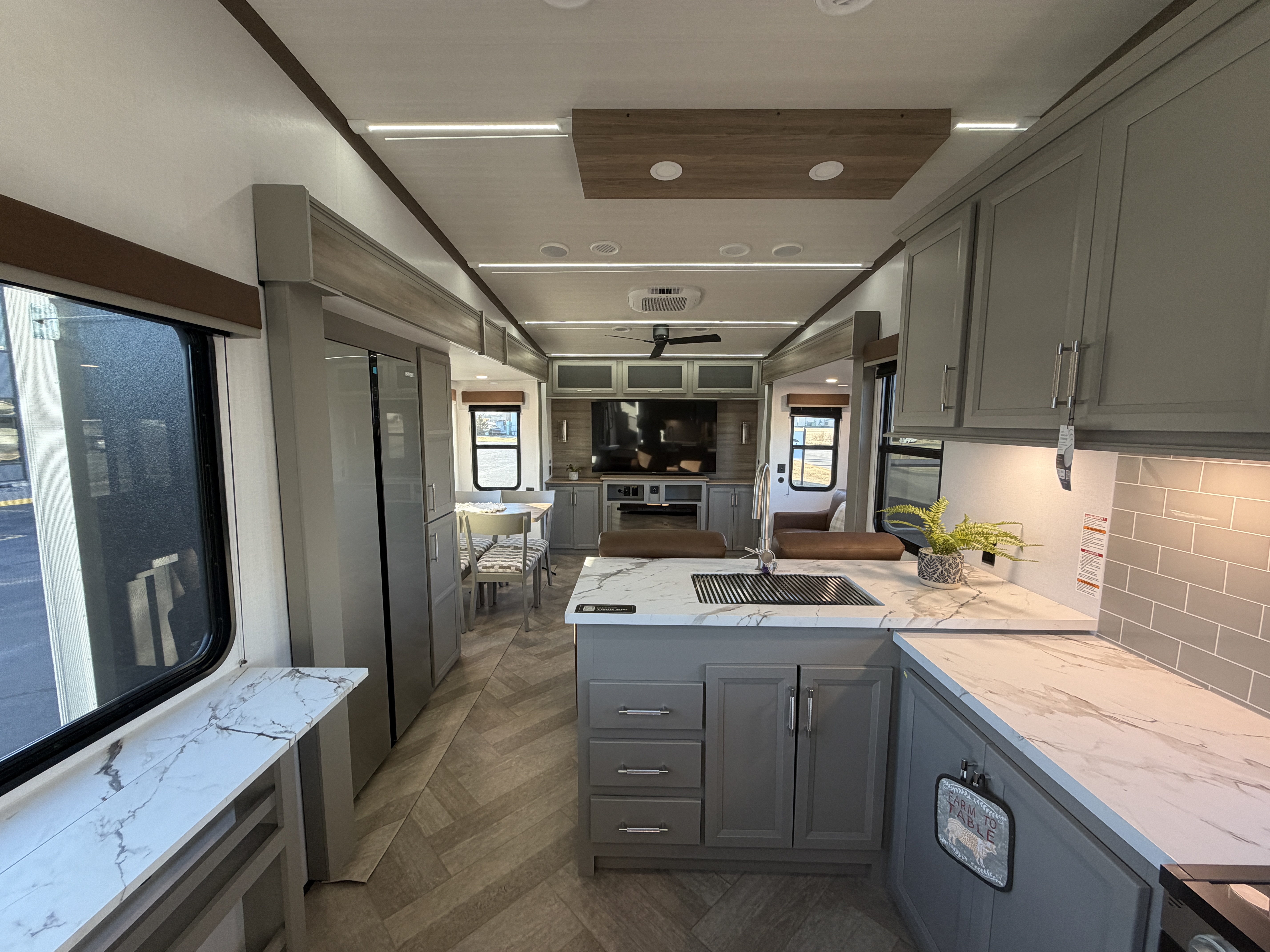 2026 Keystone Sprinter 3520RDS - Image 7