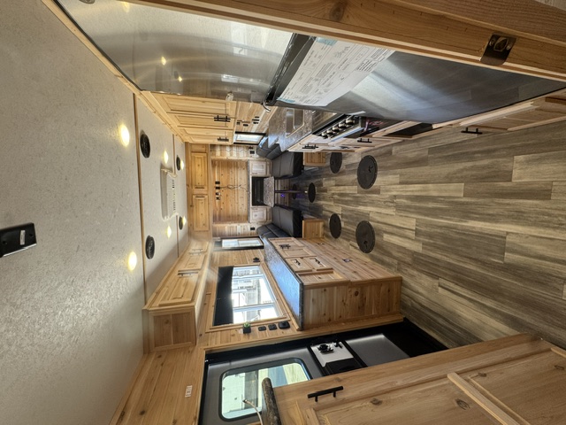 2027 ICE CASTLE RV EXTREME III 8X21 - Image 31