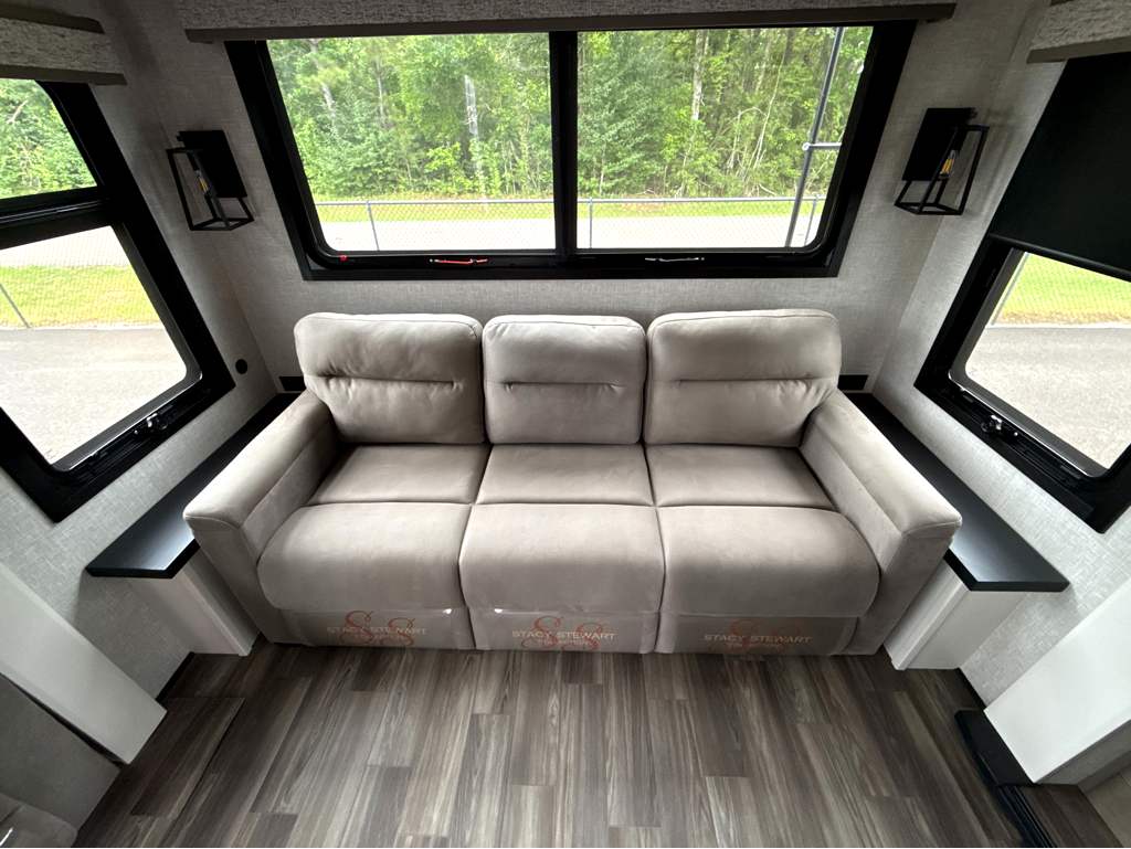 2025 JAYCO NORTH POINT 310RLTS - Image 14