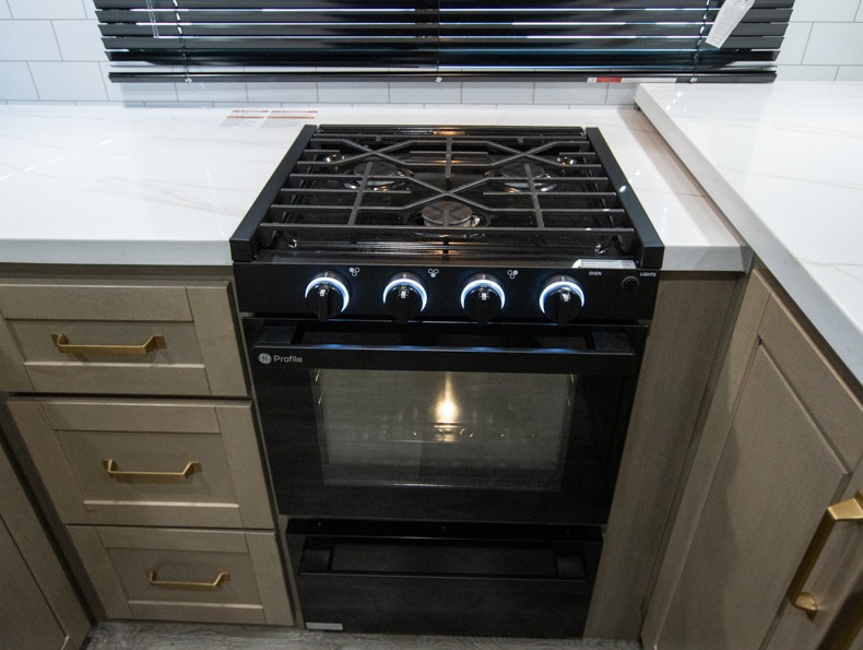 2026 Jayco Eagle 365UKTS - Image 9