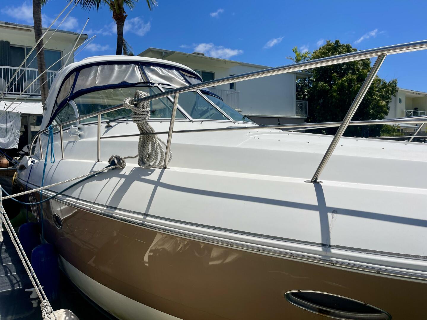 2006 Cruisers Yachts 420 Express - Image 3