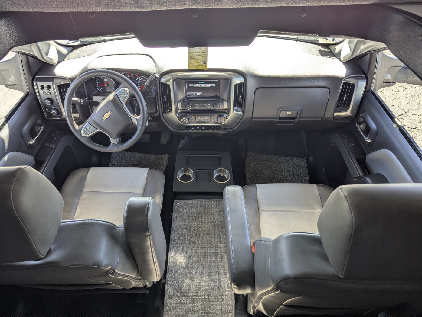 2026 Coachmen Entourage 320LV - Image 7