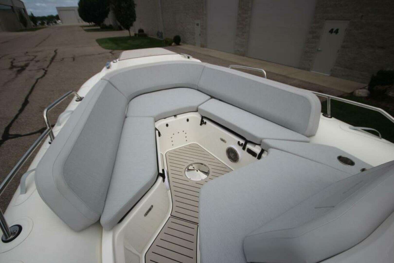 2024 Zodiac Medline 9 NEO - Image 77