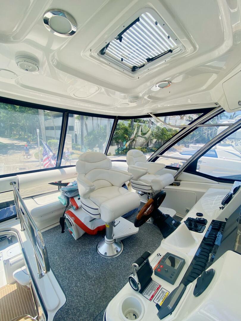 2006 Sea Ray 58 Sedan Bridge - Image 21