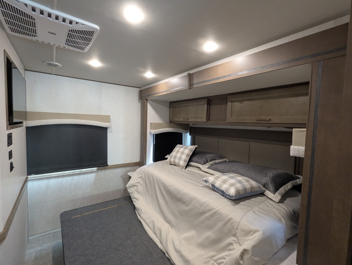 2026 Fleetwood Flair 28A - Image 24