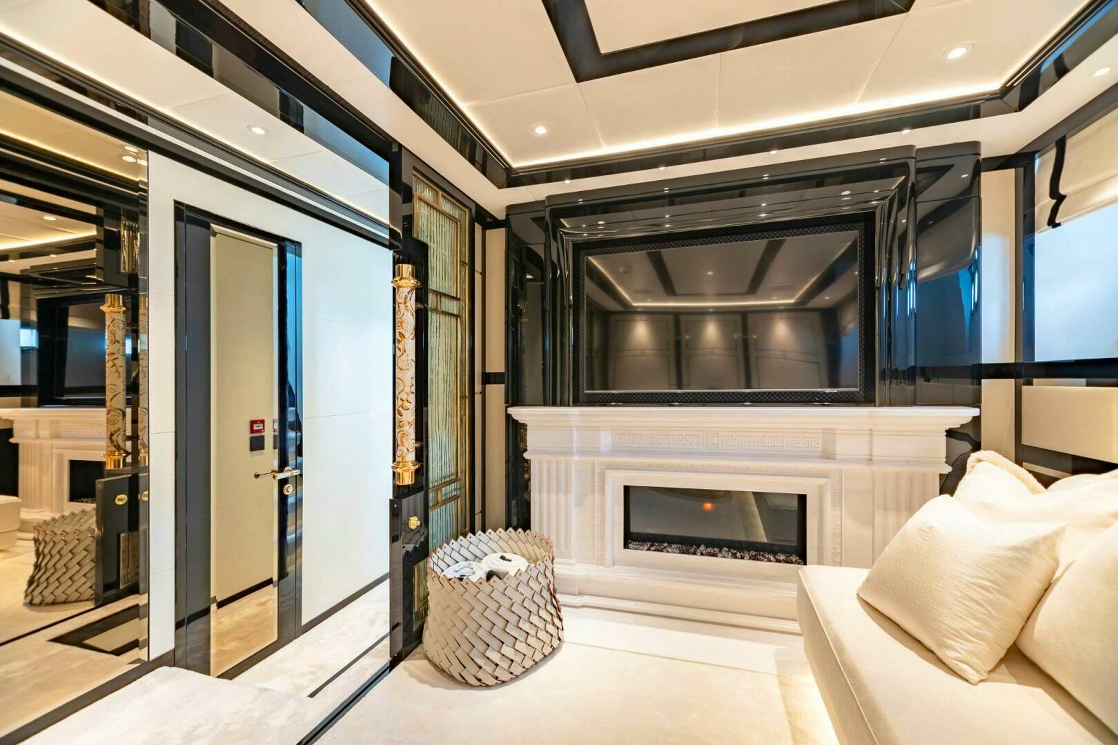 2013 Overmarine Mangusta 108 - Image 20