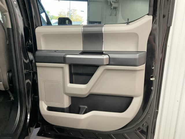 2019 Ford F150 Crew Cab XLT 4WD - Image 24