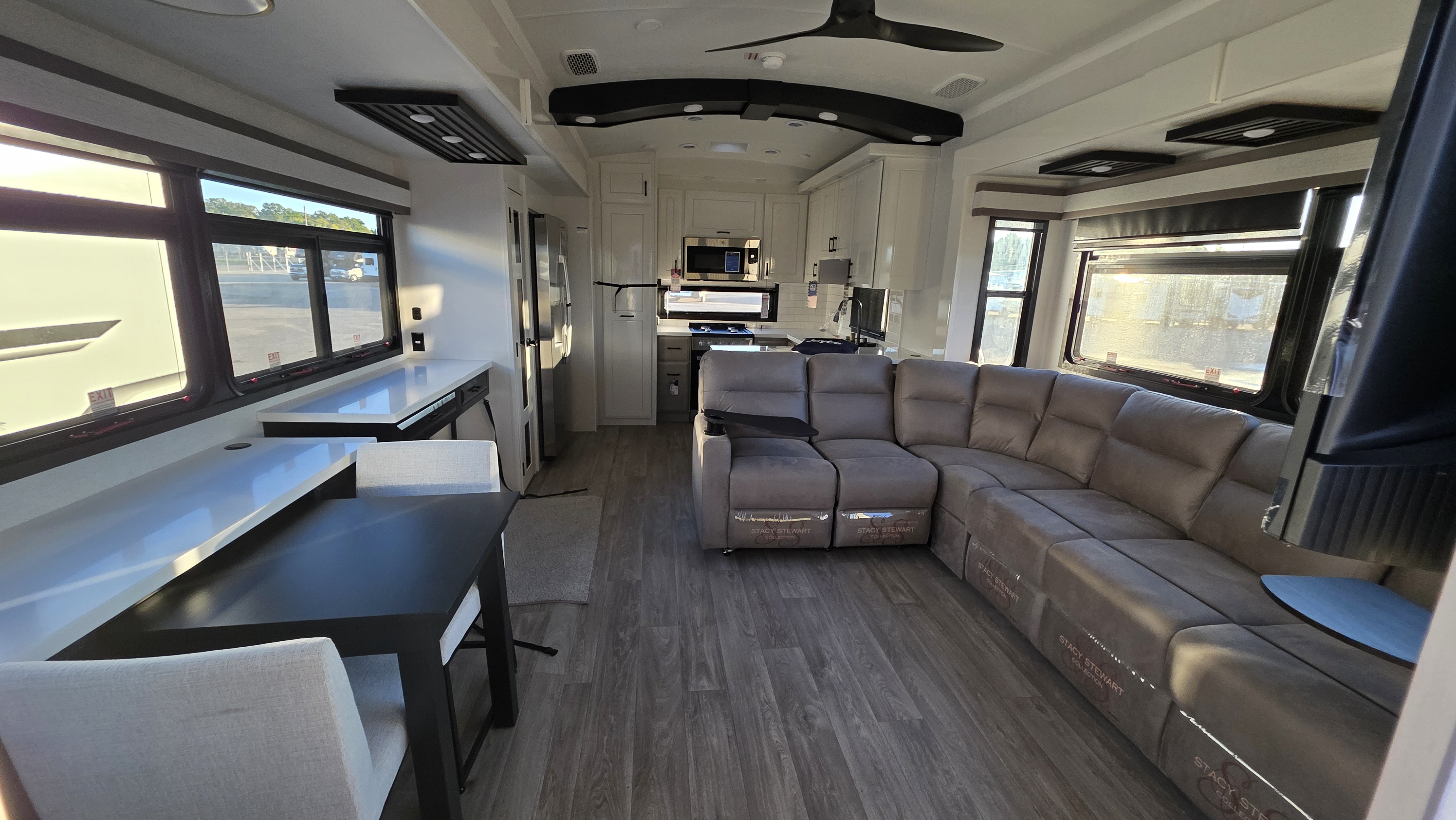 2027 JAYCO PINNACLE 38FBRK - Image 9